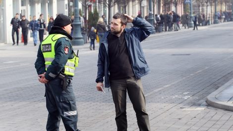 Gyventojų apklausa: gerėja visuomenės saugumo jausmas, pasitikėjimas Lietuvos policija viršija ES vidurkį