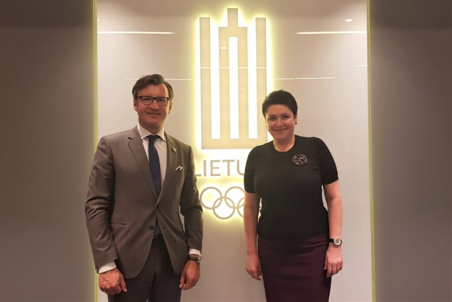 Tokijo olimpines žaidynes LTOK atstovai aptarė su Lietuvos ambasadoriumi Japonijoje G. Varvuoliu