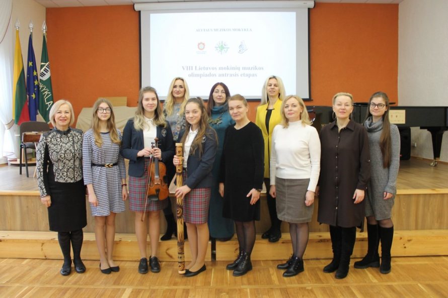 Muzikos mokykla pasitiko aštuntosios Lietuvos mokinių muzikos olimpiados II etapo dalyvius