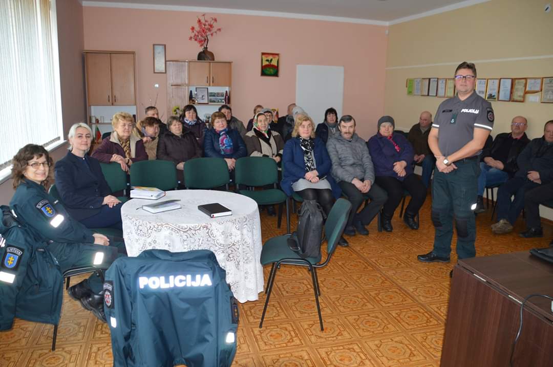 raseiniu-policijos-bendruomenes-pareigunai-domisi-saugios-kaimynystes-veiksmingumu