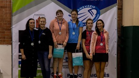 Aukso medaliai iš badmintono turnyro Panevėžyje