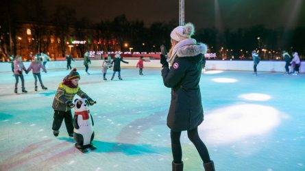 Lukiškių aikštėje čiuožinėjo jau 29 tūkstančiai – čiuožykla veiks iki Kovo 11-osios