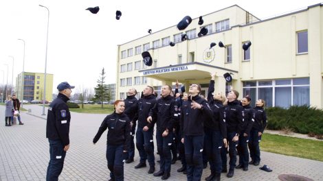 Šiandien Lietuvos policijos mokykloje šventė - mokyklą baigė dar viena Įvadinių mokymo kursų kursantų laida