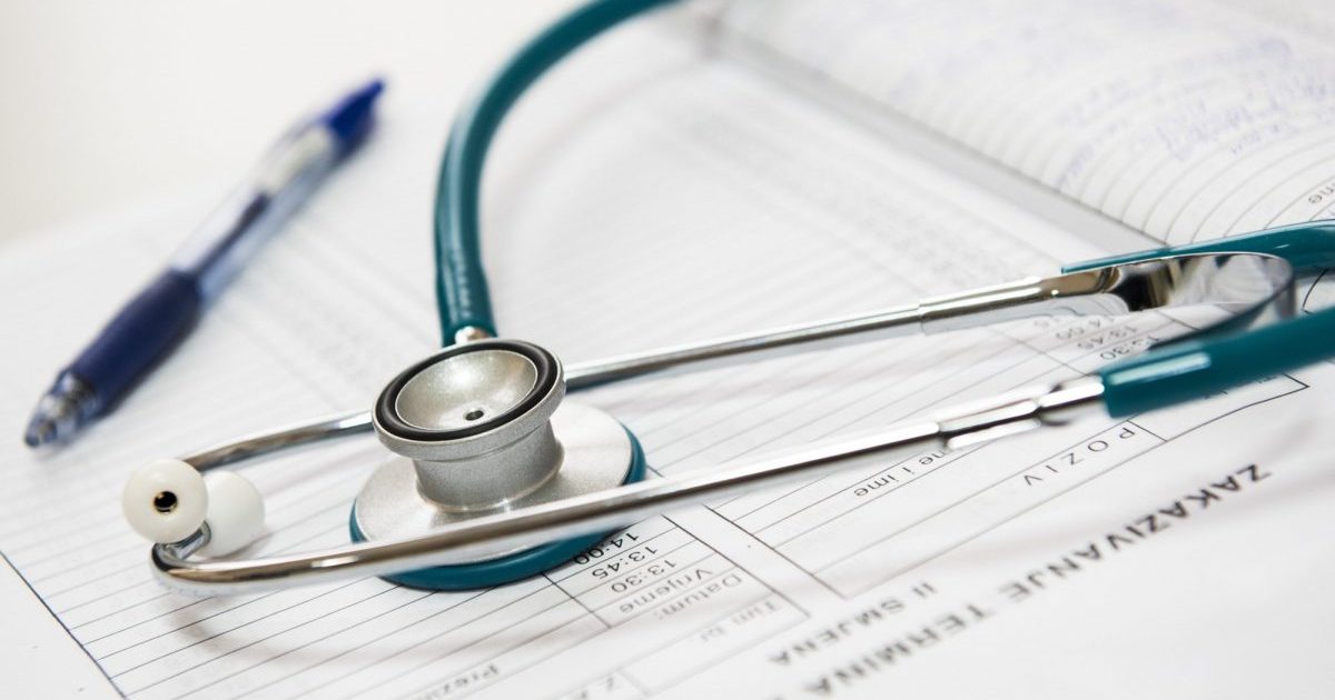 pacientai,-kuriems-diagnozuota-lengva-koronavirusines-infekcijos-forma,-bus-gydomi-namuose