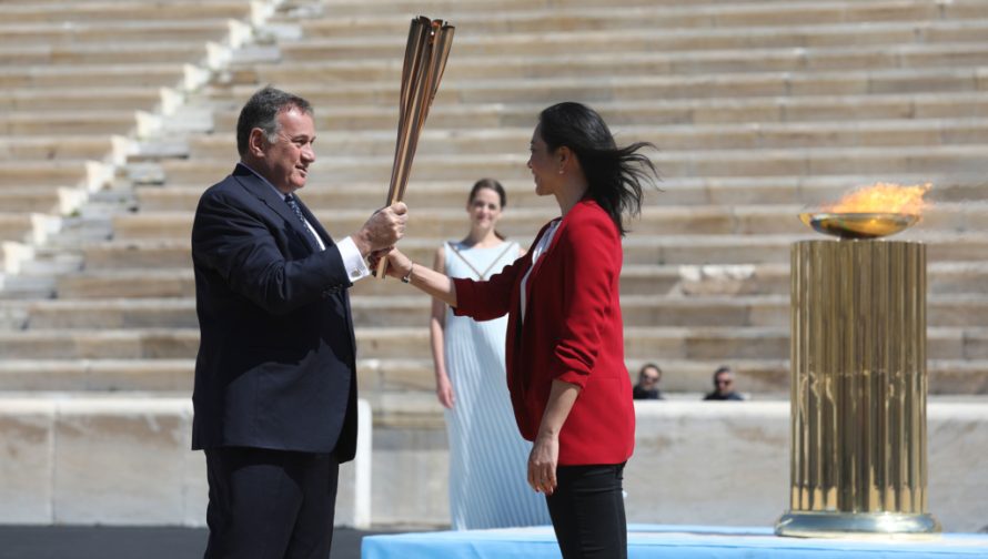 Įvykusi olimpinės ugnies perdavimo ceremonija pasauliui siunčia vilties žinutę