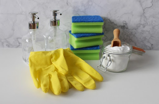Dezinfektologas pataria: kaip valyti namus ir kokias priemones naudoti