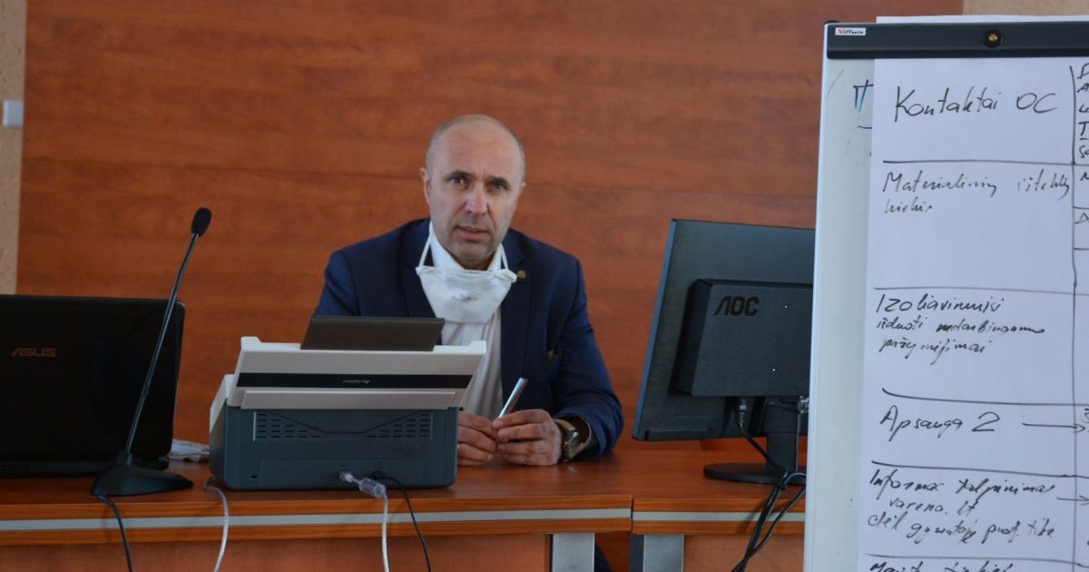 ekstremaliu-situaciju-operaciju-centro-posedyje-aptartas-atvejis-del-uzsikretimo-koronavirusu-merkineje-bei-kiti-skubus-klausimai