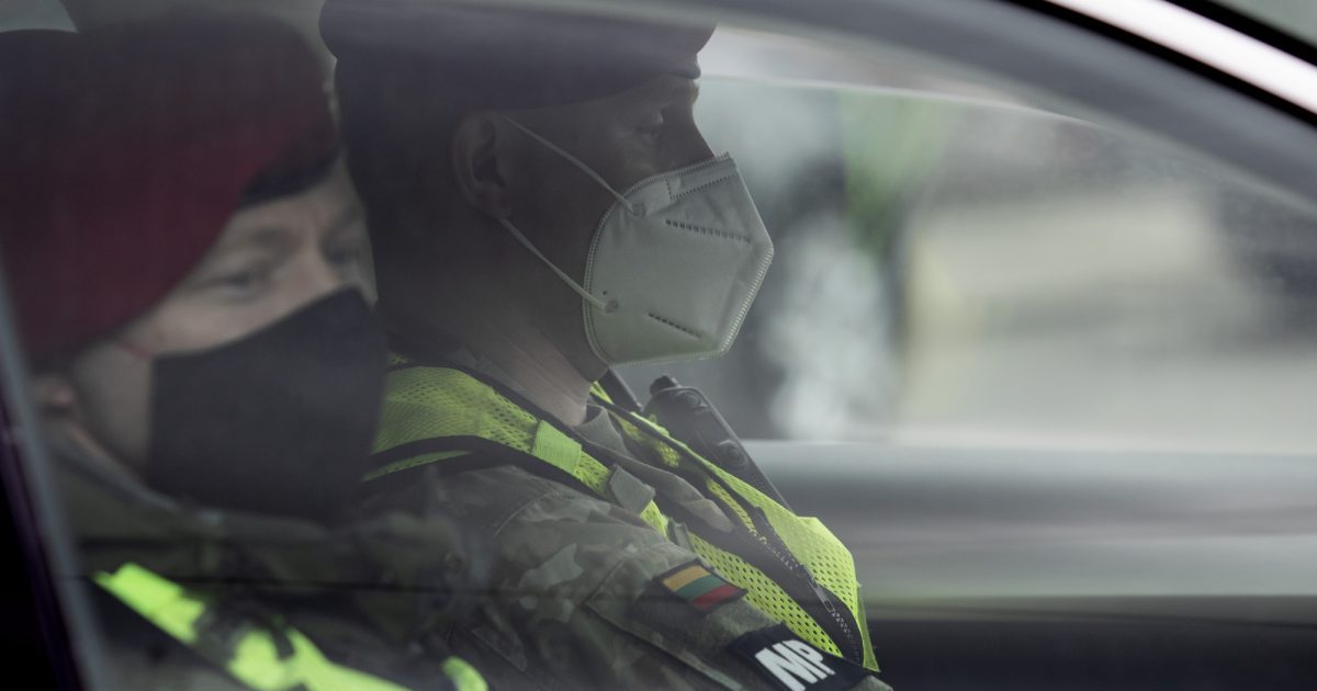 uz-policijos-pareigunu-patikra-del-koronaviruso-bus-atsakingas-vrm-medicinos-centras