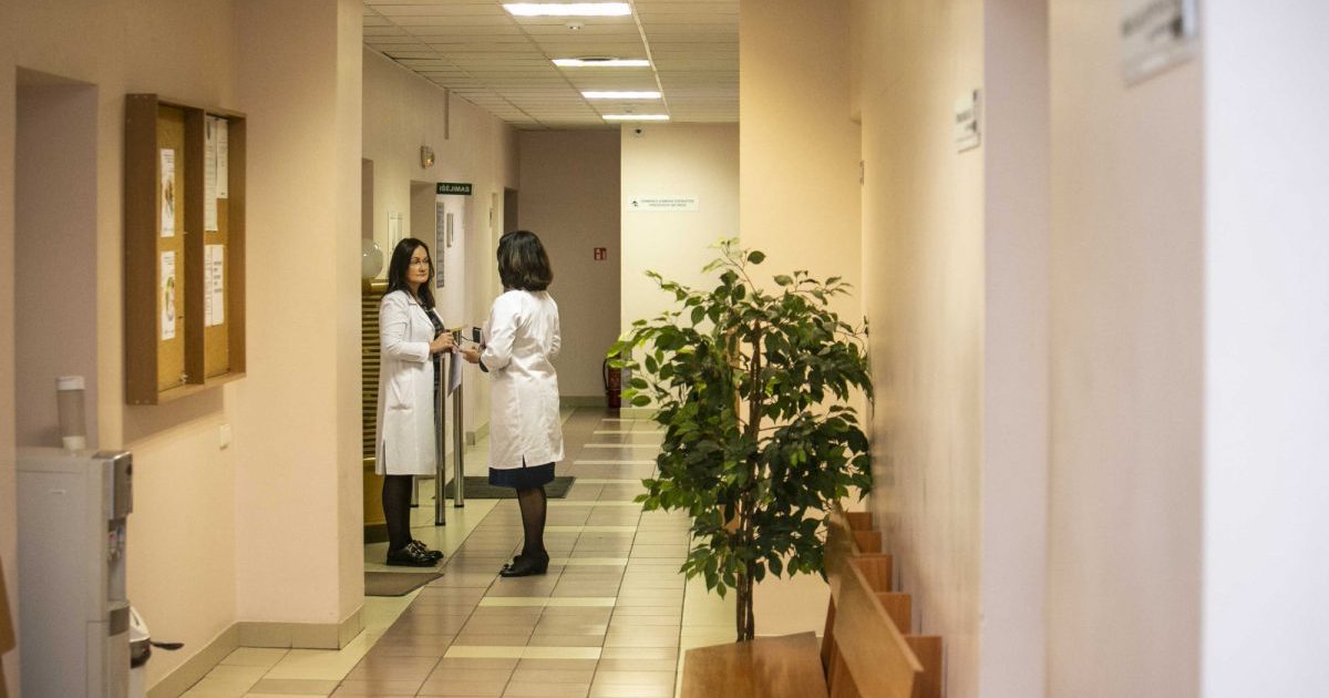 ministre-r.-tamasuniene:-medicinos-centras-jau-tiria-pareigunus-del-covid-19