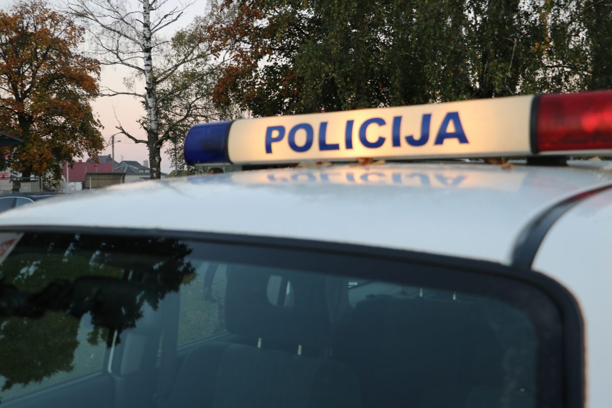 policijos-pareigunai-izeidimu-netoleruos