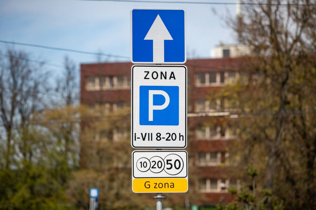 naujamiestyje,-antakalnyje-ir-sostines-papludimiu-prieigose-automobiliai-bus-statomi-sklandziau