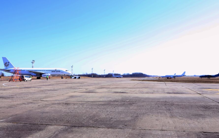 Vyriausybė nusprendė leisti civilinėms reikmėms išnuomoti dalį Šiaulių karinio aerodromo