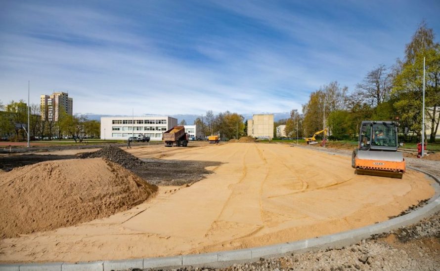 Sostinėje bus moderniai rekonstruotas Mykolo Biržiškos gimnazijos sporto aikštynas 