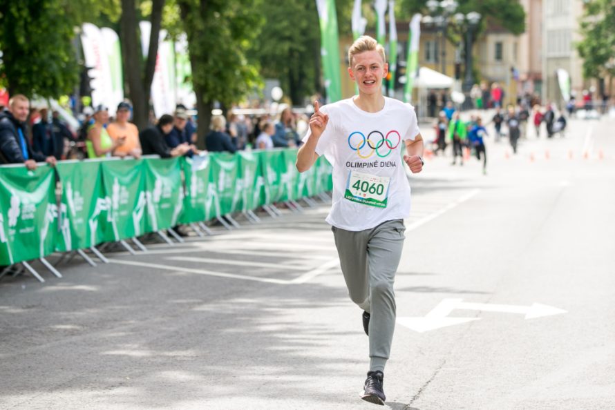 Atskirai, bet kartu: viso pasaulio lietuviai Olimpinę dieną šiemet švęs bėgdami