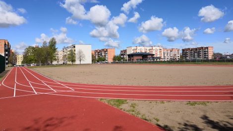 Atnaujintas Jurgio Pabrėžos universitetinės gimnazijos sporto aikštynas