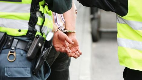 Jungtinėje Karalystėje sulaikytas metus ieškotas Kamuolinių grupuotės narys