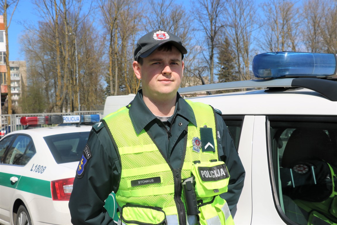 klaipedos-keliu-policijos-patrulis-neblaivu-vairuotoja-sulaike-ne-tarnybos-metu-kitoje-apskrityje