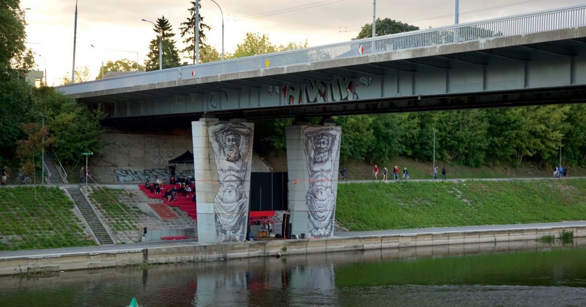 grizta-kinas-po-liubarto-tiltu:-„gilios-upes-tyliai-plaukia“