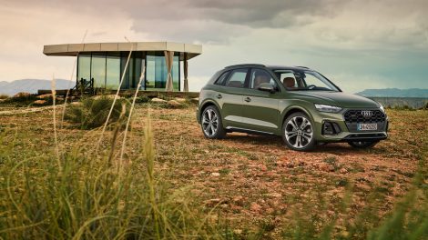 „Audi“ pristatė atnaujintą „Q5“ su pirmą kartą pasaulyje debiutuojančia OLED šviesų technologija