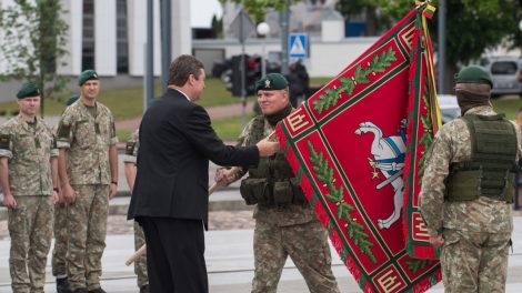Kunigaikščio Margirio pėstininkų batalionui įteikta kovinė vėliava