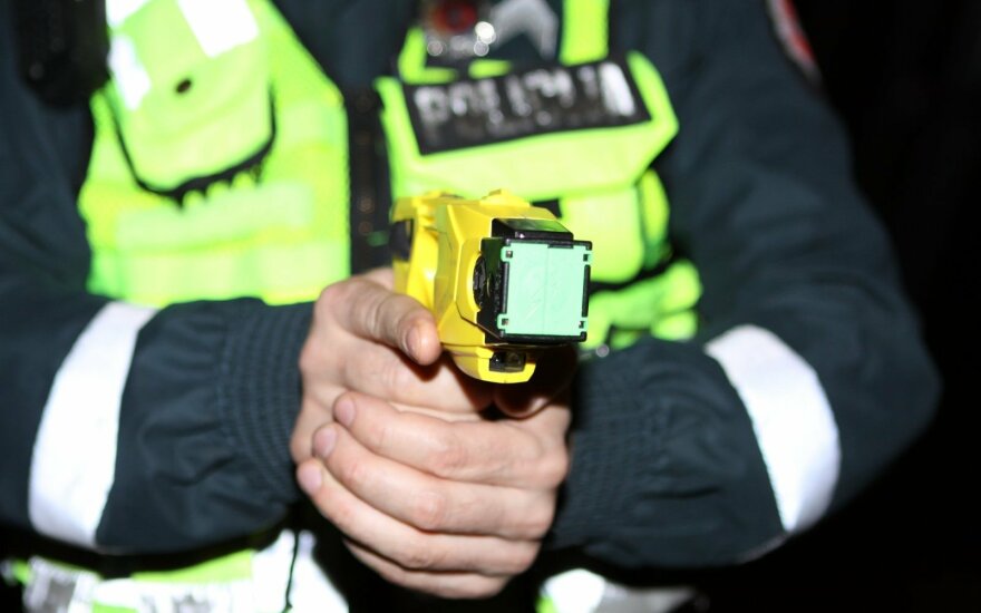 girto-pasivazinejimo-pasekmes-bandziusi-nuslepti-kurseniski-teko-tramdyti-elektrosoku