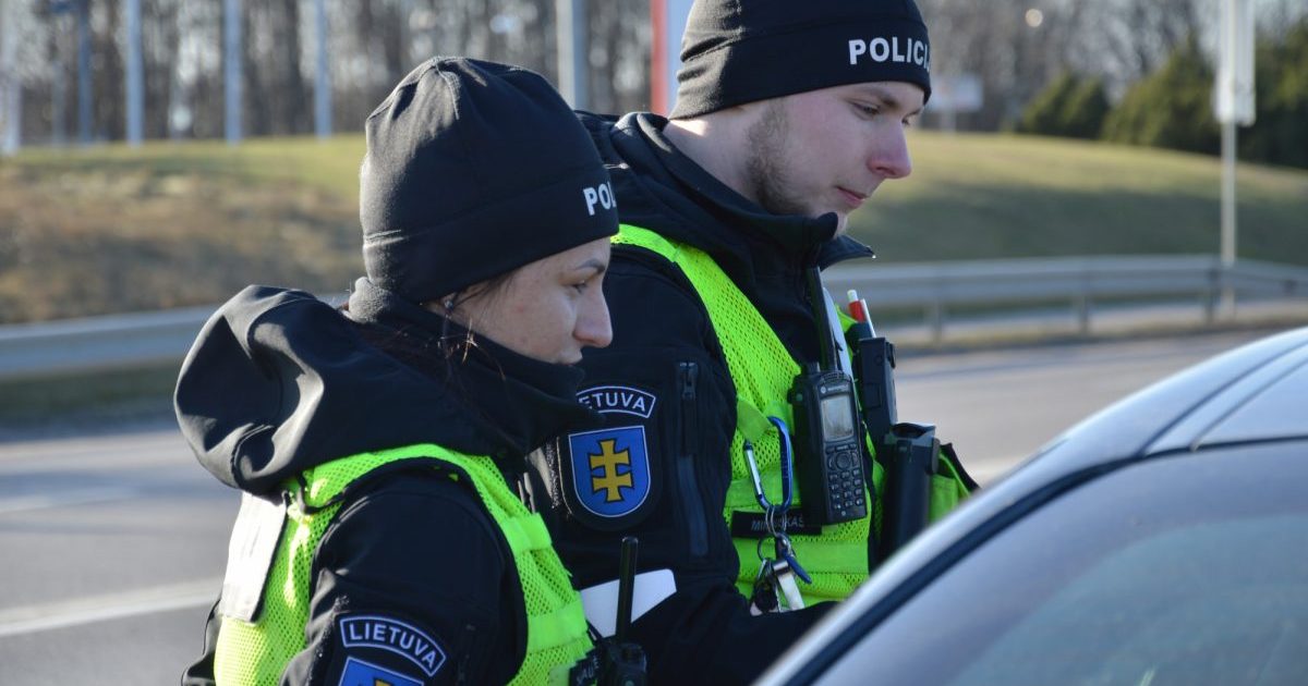 pareigunas-ir-poilsiaudamas-pazeideju-netoleruoja