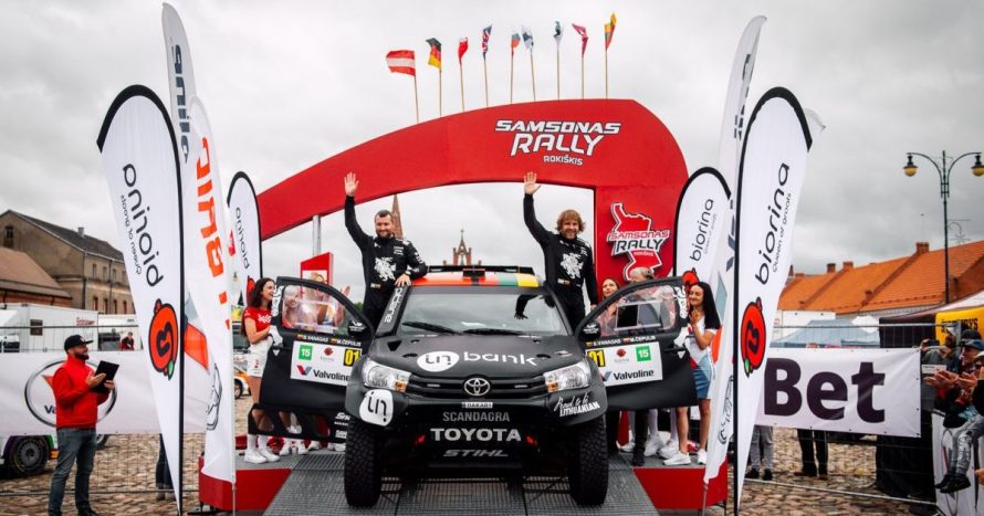 „Samsonas Rally Rokiškis“ žiūrovai pirmą kartą išvydo Dakaro bolidus