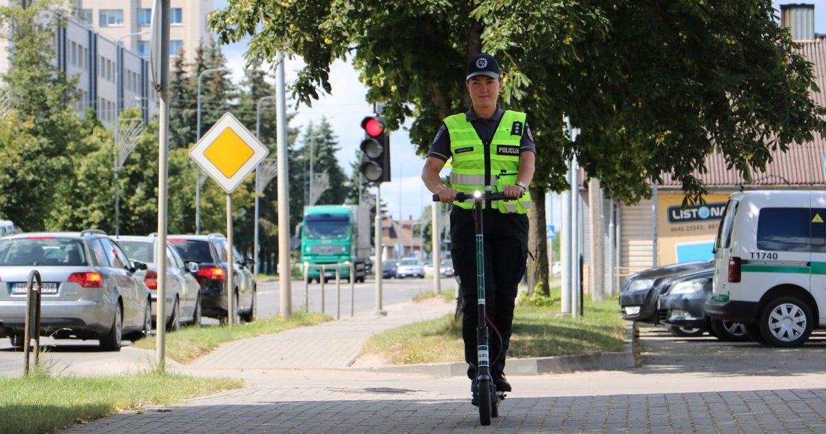 sustiprinama-elektriniu-paspirtuku-ir-motoriniu-dviraciu-kontrole