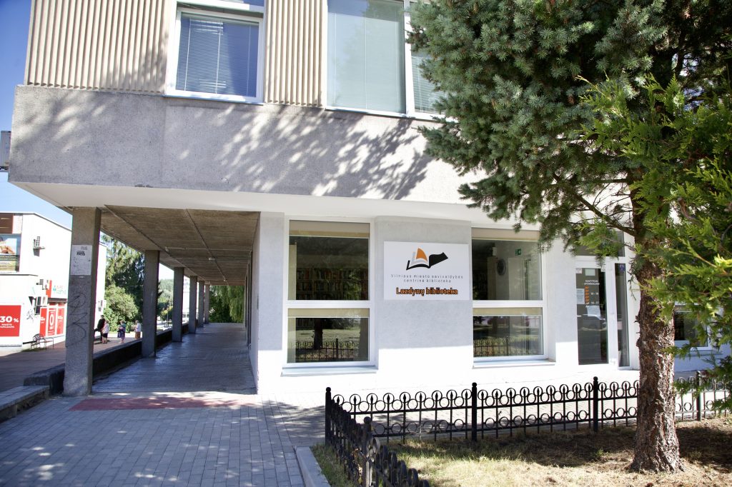 nauja-biblioteka-lazdynuose-pretenduoja-tapti-bendruomenes-traukos-centru