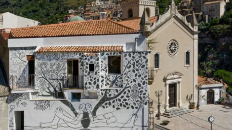 Lietuvių dailininkė Sicilijoje ant sienos sujungė dvi kultūras