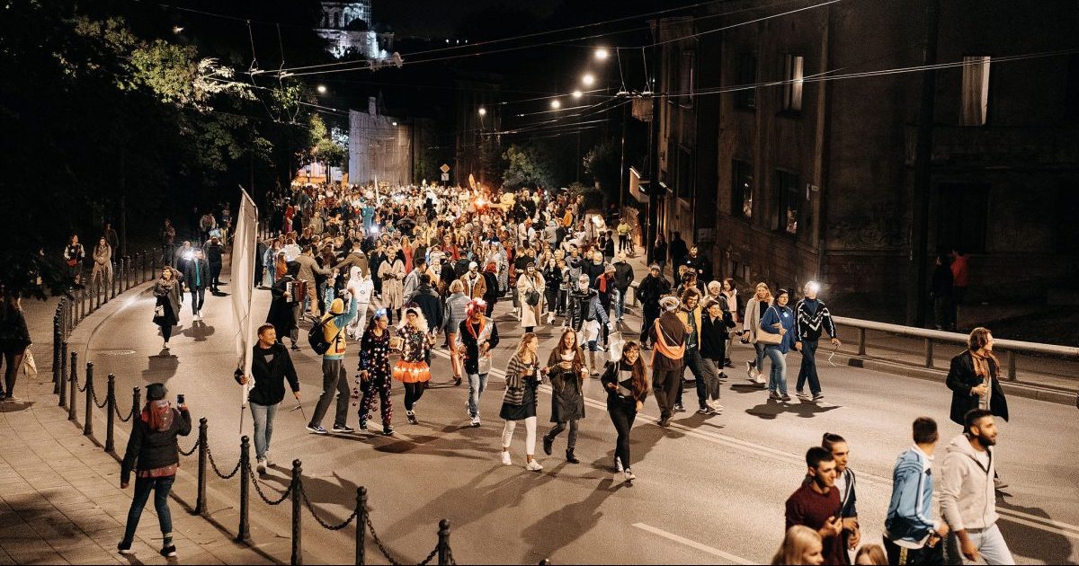 bendruomeniu-„fluxus-festivalis-2020“-–-kopsime-ar-nekopsime-i-parodos-kalna?