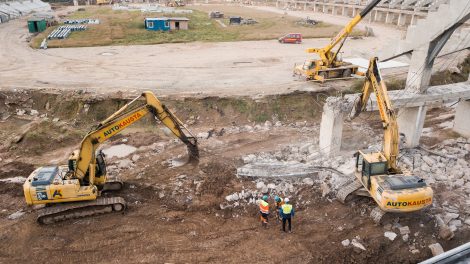 Statybinė technika grįžta į S. Dariaus ir S. Girėno stadioną: prasideda realūs darbai