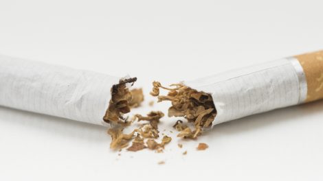 Seimui siūloma griežtinti neapdoroto tabako gamybos ir prekybos kontrolę