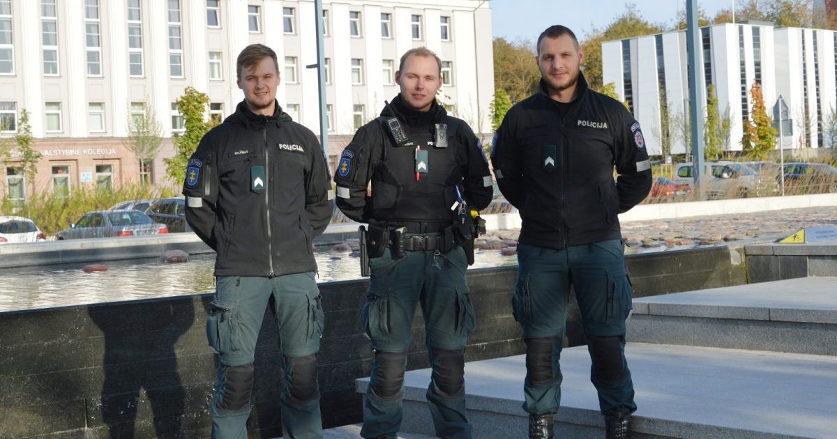 mokyklos-suole-gimusi-draugyste-tris-pareigunus-lydi-ir-tarnyboje