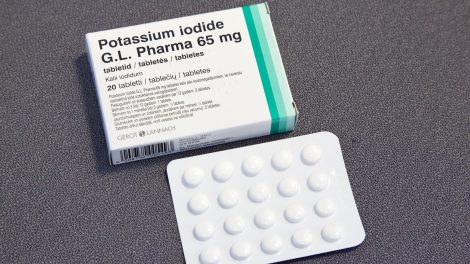 Sostinėje nuo antradienio pradedamos dalyti jodo tabletės: vilniečiai jas nemokamai galės atsiimti vaistinėse 
