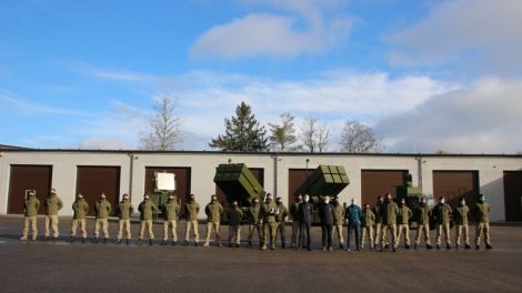 Lietuvos kariuomenei oficialiai perduota vidutinio nuotolio oro gynybos sistema NASAMS