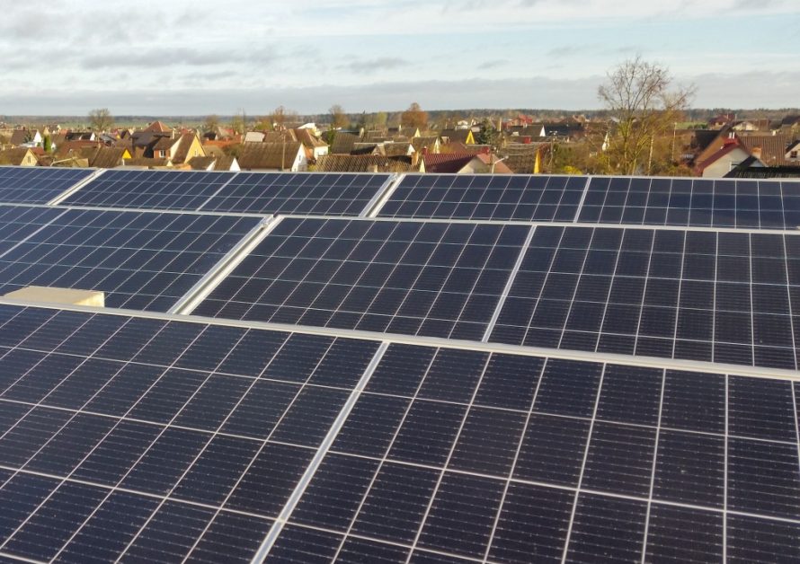 AB „Šiaulių energija“ elektros energiją padės gaminti saulė