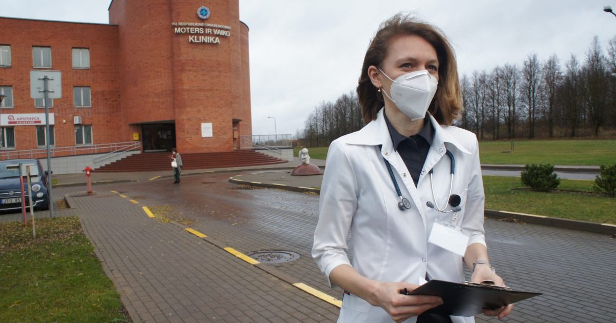 moters-ir-vaiko-klinikos-gyvybes-langelyje-palikta-mergaite