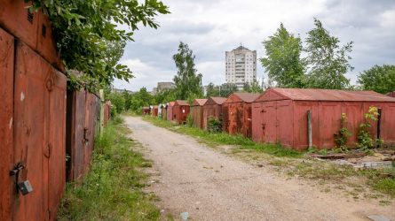 Vilniaus miesto savivaldybė pradėjo teisminį procesą dėl metalinių garažų