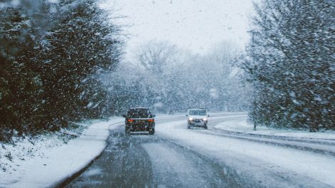 Į ką atkreipti dėmesį vairuojant žiemą?