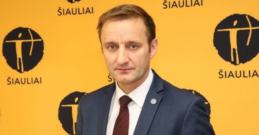 Šiaulių meras: norint suvaldyti COVID-19, būtina valstybės mastu griežtinti izoliuotis turinčių užsieniečių kontrolės sąlygas