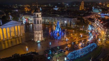 Nuotolinės Kalėdos: Vilniaus eglė keliasi į internetą ir TV ekraną