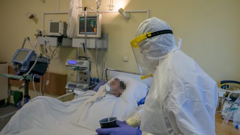 Kalėdų dovana Vilniaus miesto klinikinei ligoninei – lietuvis padovanojo sergančiųjų COVID-19 gyvybes gelbstinčios medicinos įrangos