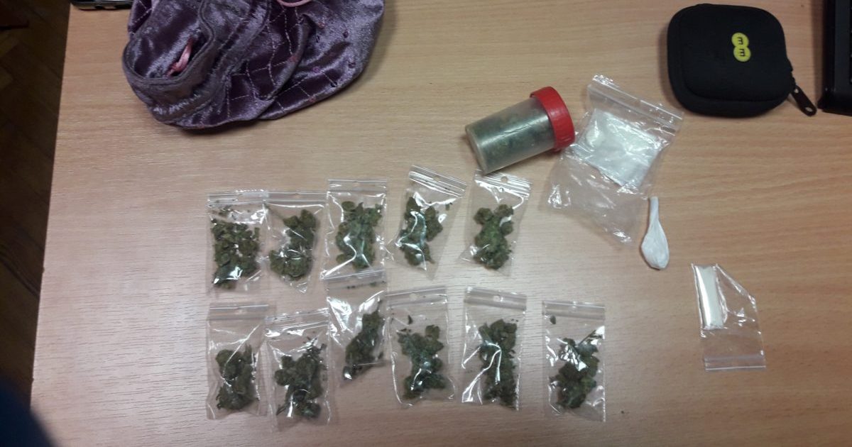 kaune-sulaikyti-8-asmenys,-ir-platine,-ir-pirke-narkotines-medziagas