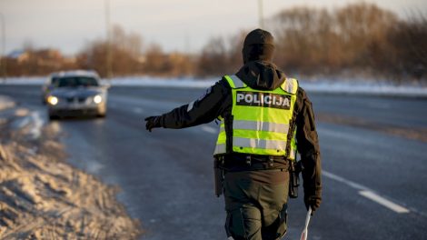 Savaitgalį Klaipėdos kelių policijos pareigūnai didelį dėmesį skyrė neblaiviems vairuotojams išaiškinti ir automobilių padangų būklei įvertinti