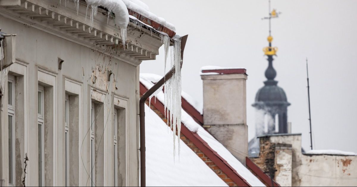 vilnius-primena,-jog-butina-pasalinti-varveklius-nuo-pastatu-fasadu