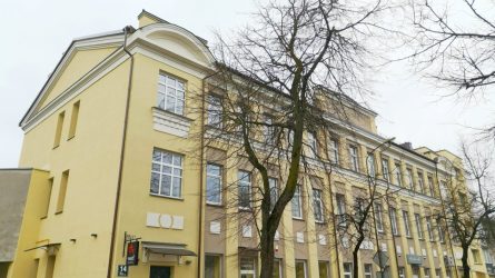 Renovuotas Šiaulių daugiabutis mena šimtametę istoriją