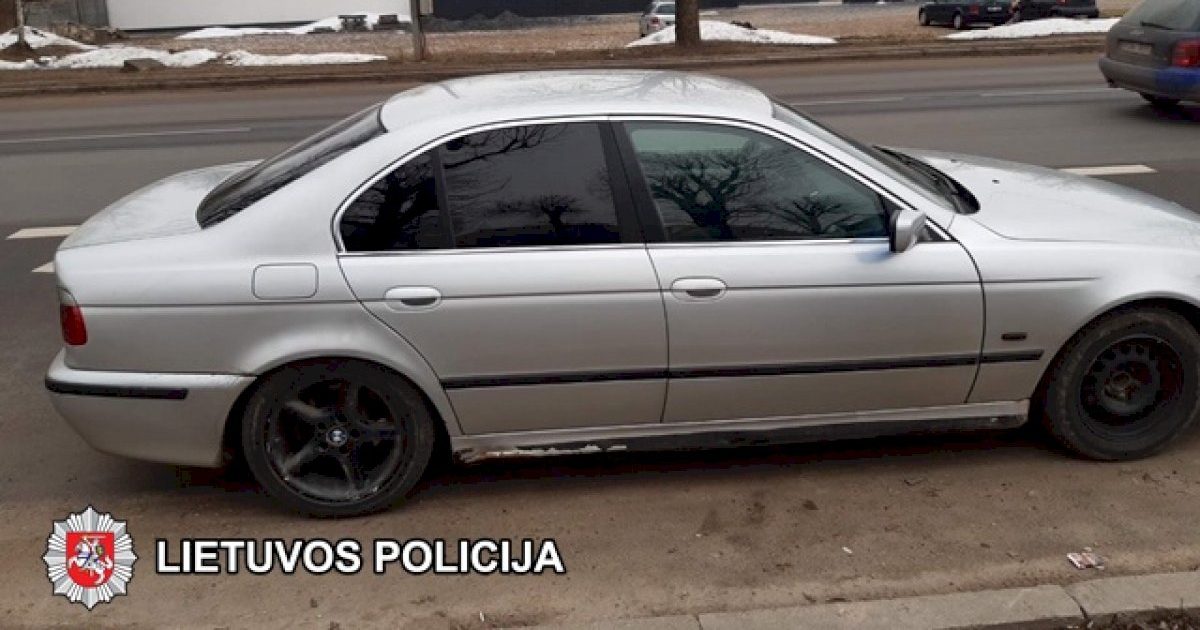 beteisis-jaunas-vairuotojas-uzsidirbo-ne-viena-protokola-ir-neteko-automobilio