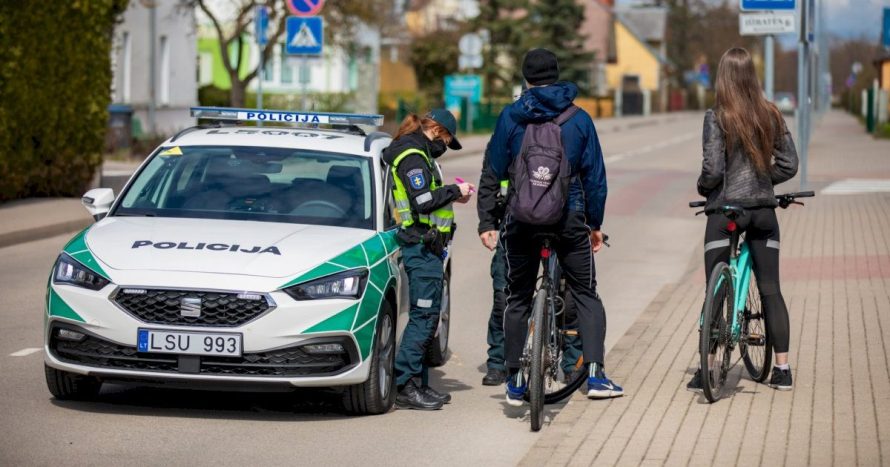 Visoje Klaipėdos apskrityje – sustiprintas policijos pareigūnų dėmesys eismo dviračiais ir paspirtukais saugumui