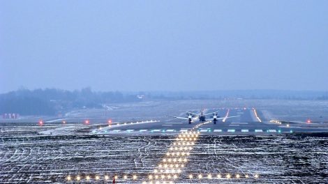 Aviacijos vasaros sezonas: gegužę Lietuvos oro uostuose bus vykdoma beveik 40 tiesioginių maršrutų